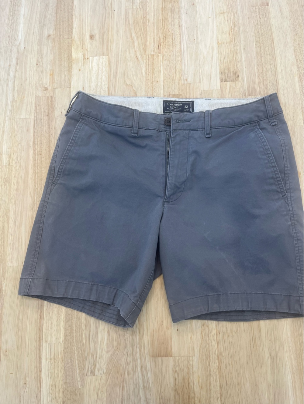 Abercrombie & Fitch Men's Charcoal Flat-Front Shorts